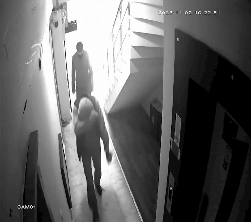 İstanbul’da 40 milyonluk soygun kamerada: Genç kadının özel şoförü çıktı
