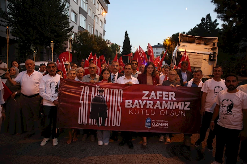 Eyüpsultan’da Zafer Bayramı coşkuyla kutlandı